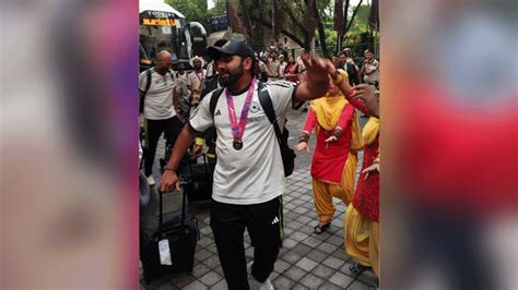 Watch: Rohit Sharma, Suryakumar dance to Dhol in New Delhi .